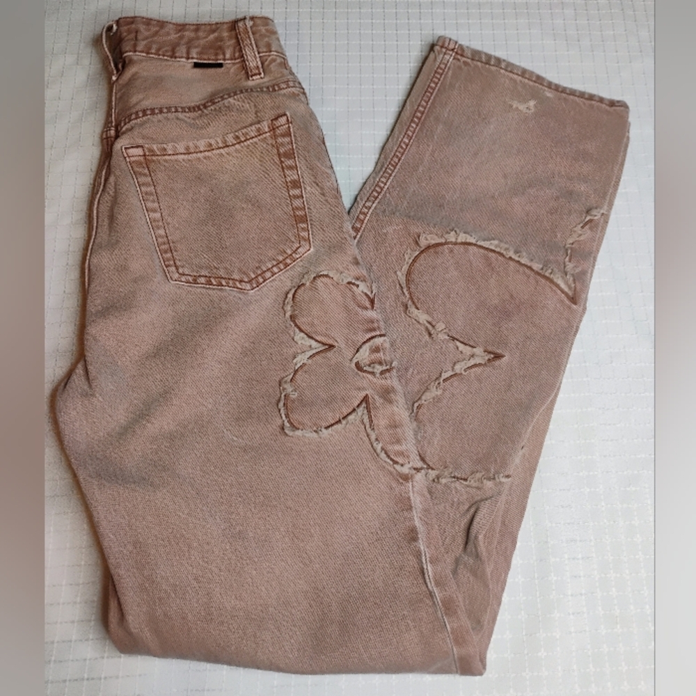 PacSun Distressed Pink Jeans with flower Design - Picture 8 of 8